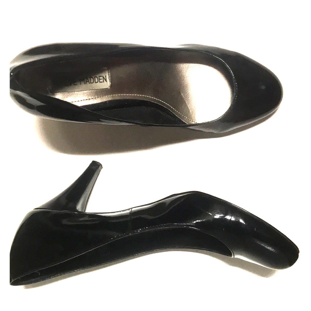 Steve Madden Black Pumps